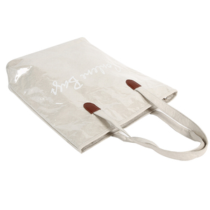 Sac fourre-tout <span class=keywords><strong>en</strong></span> Pvc avec Logo imprimé personnalisé doublé, sac fourre-tout <span class=keywords><strong>en</strong></span> papier Dupont facile à sortir, sac fourre-tout pratique pour dames - Product Image 3