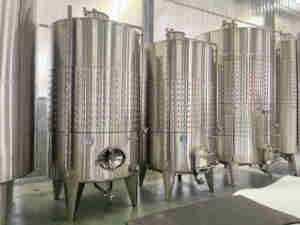 Fermentador de Vino de Acero Inoxidable de 10T 20T con Certificación CE y Diseño de Instalación Rápida para Pequeñas y Medianas Empresas Vinícolas - Product Image 4
