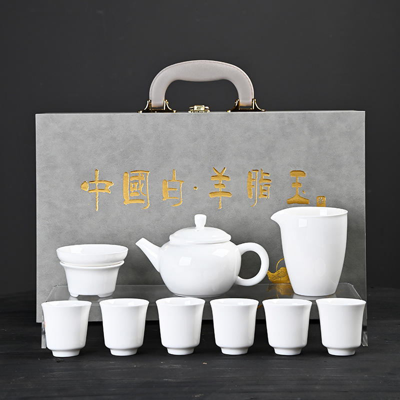 Tetera de jade blanco puro, elaborada con grasa de cordero*.