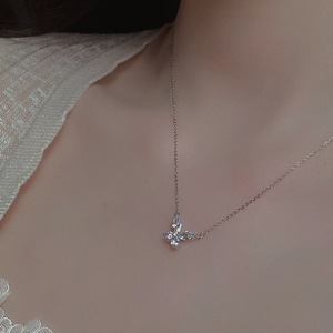 Collar geométrico de mariposa para mujer, joyería sencilla de moda, regalo para uso diario - Product Image 4