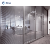 Système de cloisons de bureau modernes en aluminium à double vitrage Graki, insonorisation 45 dB, durable, écologique, 83 mm, école, supermarché