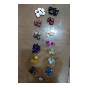 Guijarros de Río de colores mezclados Proveedor de confianza para exteriores Piedras de guijarros decorativos pequeños pulidos de buena calidad para exteriores - Product Image 1