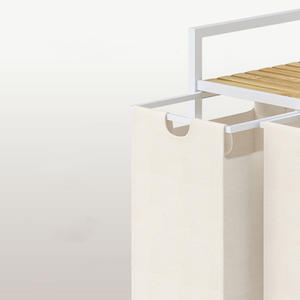 <span class=keywords><strong>Panier</strong></span> à <span class=keywords><strong>linge</strong></span> en bambou à 3 <span class=keywords><strong>compartiments</strong></span> avec sacs amovibles coulissants à double niveau Organisateur de vêtements Type debout pour vêtements sales - Product Image 3