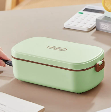 สีเขียวอมน้ำตาล