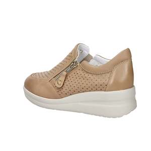Sneakers Morbide da Donna Cinzia, Colore Cammello, Perforate con Chiusura a Zip, Scarpe da Passeggio - Product Image 2