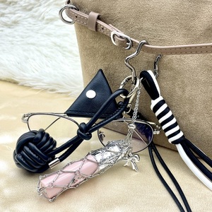 Llavero Original de Acero Inoxidable con Colgante Triangular para Bolso, Bolsa de Malla para Lápiz Labial, y Exquisito Regalo Coreano para Chicas - Product Image 6
