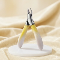 Coupe-cuticules professionnel ultra-affûté en acier inoxydable résistant à la rouille, outil de manucure et pédicure pour salon
