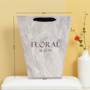 Grand sac en papier trapézoïdal avec poignée en tissu renforcé, impression personnalisée pour la livraison de fleurs fraîches, sac en papier en gros - Product Image 5