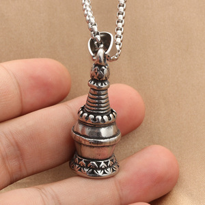 Yunnique – collier avec pendentif pagode en acier inoxydable pour hommes, Design géométrique rétro, forme de pyramide, bijoux à la mode - Product Image 3