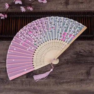 Vintage Cina Jepang Kain Floral Berputar Sutra Bunga Pencetakan Kipas Tangan Lipat Berongga Diukir Tangan Fan Pesta Perlengkapan Pernikahan