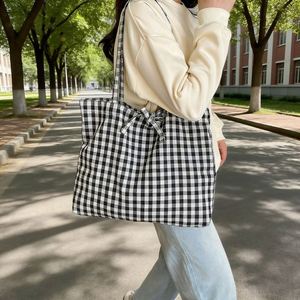 Bolsa de Compras Reutilizable de Lona con Asa al Hombro, Bolso de Mano Moderno con Logotipo Personalizado - Product Image 1