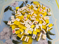 Juego de 160 Fichas de Mahjong Amarillas de Alta Calidad, Fichas de Mahjong Americanas de Acrílico de Doble Capa para Fiestas de Mahjong