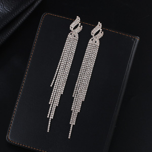 Pendientes Largos Geométricos de Aleación Chapada en Oro con Diamantes de Imitación YFJEWE, Estilo Urbano, para Novia, Boda, E693 - Product Image 4