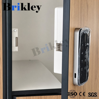 Armoire de vestiaire Brikley en HPL, étanche, antibactérienne, avec serrure RFID pour vestiaires