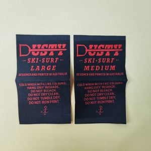 Étiquettes tissées en satin pour vêtements, personnalisées avec logo, en polyester, pliées au centre, pour l'entretien des vêtements, haute densité, pour manches de T-shirt - Product Image 3