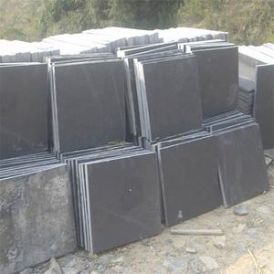 Vente chaude Produits de décoration en pierre de jardin Carrelages de sol extérieurs en pierre <span class=keywords><strong>calcaire</strong></span> noire avec finition antidérapante - Product Image 5