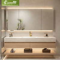Meuble-lavabo mural flottant en bois sur mesure avec étagère double et armoire miroir à éclairage LED