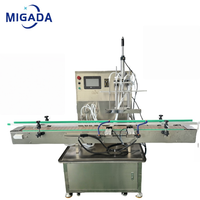 Machine de remplissage automatique d'eau corrosive chimique acide Hcl anti-corrosion à 4 têtes Machine de remplissage et de capsulage de bouteilles d'huile liquide
