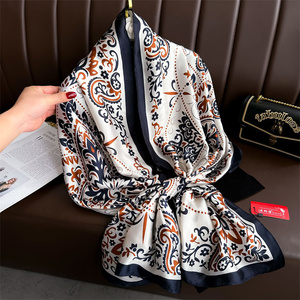 Nuovissimo foulard donna stile lungo ragazza <span class=keywords><strong>nero</strong></span> e bianco a pois stampato sciarpa lunga 180cm donna <span class=keywords><strong>elegante</strong></span> con protezione solare <span class=keywords><strong>scialle</strong></span> - Product Image 6