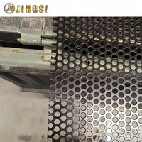 Panneau à mailles perforées Panneaux en aluminium à mailles perforées en métal à mailles perforées en aluminium pour écrans dans les installations pour truites