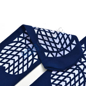 جوارب مضادة للانزلاق, جوارب مضادة للانزلاق بلونين أزرق بحري مع مقبضين للجنسين متوفرة بألوان مختلفة مناسبة للمنزل والمستشفيات - Product Image 3