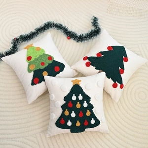 Nouveauté : Housse de coussin d'hiver douillette pour l'automne, Noël, 18 pouces, motif d'arbre de Noël mignon, en peluche - Product Image 5