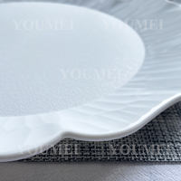 Assiettes de présentation élégantes en plastique blanc pour mariage, banquet, fête, avec bordure florale ondulée