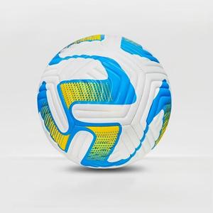 Ballon de football en PVC de haute qualité, cousu à la machine, logo personnalisé, économique, pour entraînement en extérieur - Product Image 6