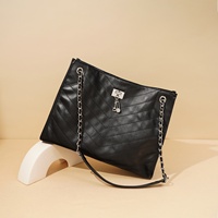 Sac à bandoulière matelassé en cuir véritable ODM OEM 2026 pour femme, sac hobo de mode de niche, sac à bandoulière grande capacité