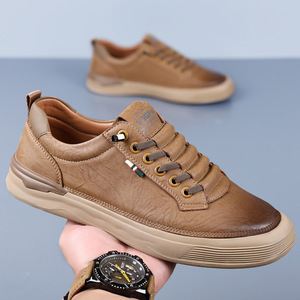Mocassins en cuir de vachette pour hommes, bout rond, à enfiler, semelle extérieure en caoutchouc, semelle intermédiaire en EVA, chaussures décontractées toutes saisons - Product Image 1
