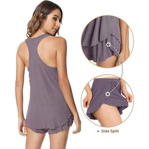 Ensemble de pyjama respirant pour femme avec débardeur côtelé dos nageur et short fendu - Product Image 2