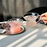 Tazas de Vidrio con Asa de Corazón y Lazo - Tazas de Vidrio Borosilicato de 250 ml con Diseño Acanalado, Lindas Tazas Transparentes para Café y Té con Asa Rosa