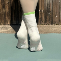 Chaussettes de yoga tendance pour l'automne avec logo personnalisé, tissu anti-humidité pour le Pilates des jeunes