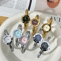 Reloj de Pulsera para Mujer con Movimiento de Cuarzo, Resistente al Agua 30M, Estilo Minimalista de Lujo Ligero, Esfera Romana Elegante, Aleación
