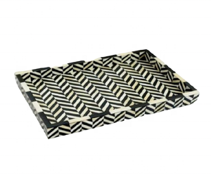 ถาดเสิร์ฟงานฝีมือคุณภาพสูง ลายดอกไม้สีดำบนฐานไม้ ประดับด้วยงานฝังกระดูก ได้รับการรับรองมาตรฐาน EPCH เหมาะสำหรับใช้ในบ้าน ร้านอาหาร โรงแรม และครัว - Product Image 6