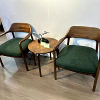 Fauteuil d'appoint en bois massif avec coussin en tissu tressé, idéal pour villa, hôtel ou maison moderne