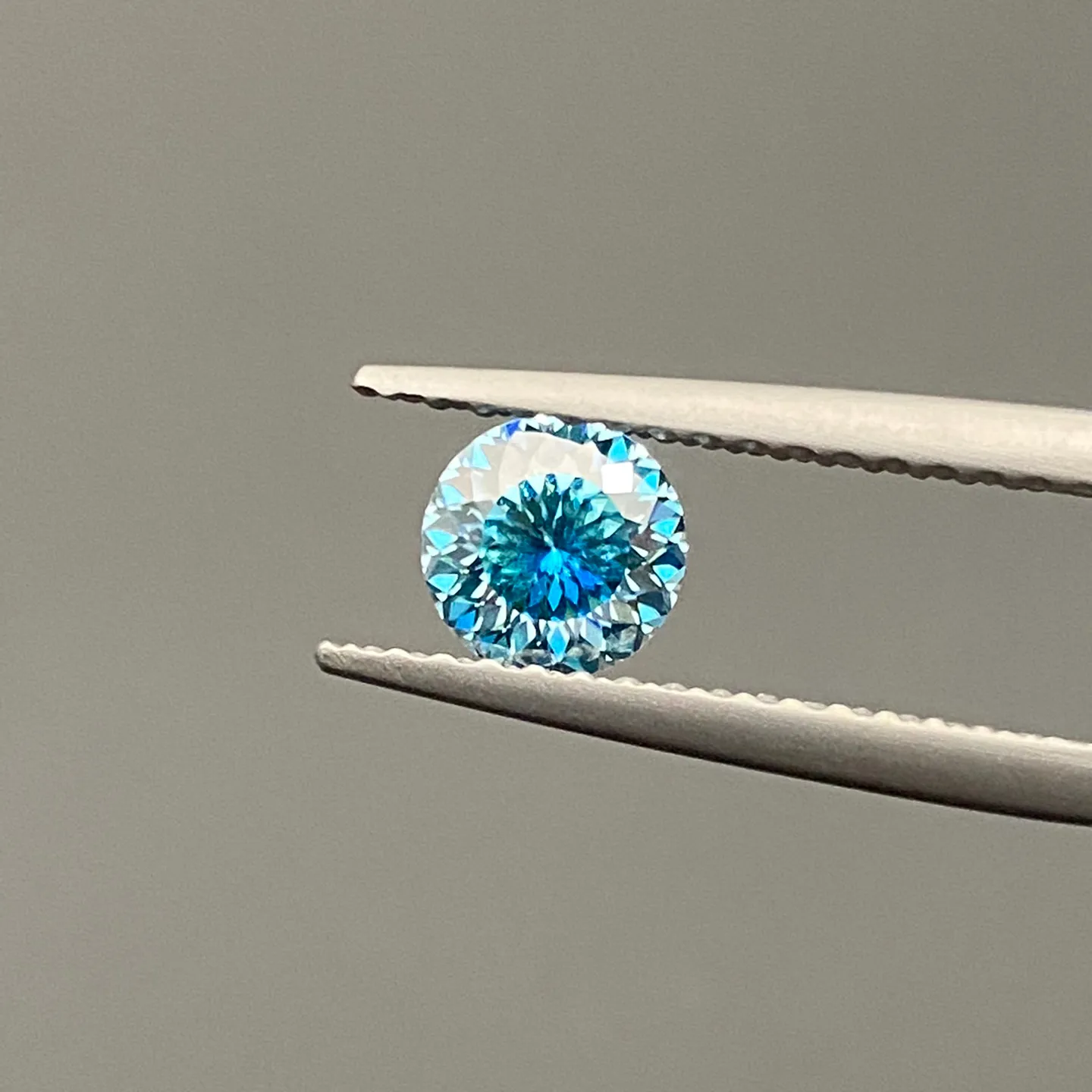 Offre Spéciale pierres de Moissanite bleues de couleur claire VVS1 D couleur 3.0mm à 11.0mm diamant rond de Moissanite cultivé en laboratoire