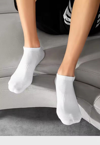Calcetines de hombre al por mayor, negros y blancos, con embalaje individual, de algodón y elastano, de color liso, de corte bajo, calcetines de regalo de alta calidad. - Product Image 6