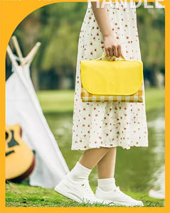 Manta de Picnic Plegable Impermeable Extra Grande de Alta Calidad para Acampar al Aire Libre - Product Image 6