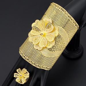 Nouvelle vente Jxx : Ensemble de bijoux indiens en laiton de haute qualité, plaqué or 24 carats, pour femmes, ensembles de bijoux de mariée - Product Image 1