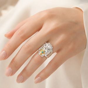 Anello a croce con design bicolore, gioiello alla moda per l'uso quotidiano - Product Image 2