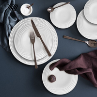 Ensemble d'assiettes à dîner en céramique blanche à bord perlé Vaisselle en porcelaine texturée pour les événements de restauration à domicile - Écologique Lave-vaisselle