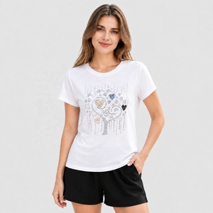 <span class=keywords><strong>T</strong></span>-<span class=keywords><strong>shirt</strong></span> <span class=keywords><strong>blanc</strong></span> femme en coton grandes tailles avec imprimé cœur graphique - Product Image 1