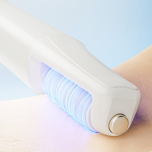 Lime à pieds électrique XZQ-S10C2 avec pierre ponce ronde pour l'élimination des callosités et le soin des pieds, alimentée par batterie, blanc cassé - Product Image 4