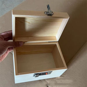 กล่องเก็บของไม้สน 18x12x11 ซม. พร้อมกุญแจรหัส กล่องใส่เครื่องประดับทรงสี่เหลี่ยม - Product Image 3
