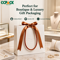 Sacs en papier kraft blanc personnalisés avec logo Ccpack, poignée tressée de luxe, ruban à nœud, emballage cadeau pour bijoux, boutique de mode