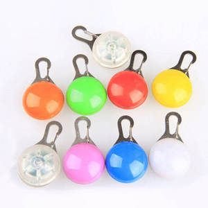 Lumière de sécurité LED à clipser pour animaux de compagnie, collier lumineux coloré pour <span class=keywords><strong>chien</strong></span>, pendentif pour laisse, pour une meilleure visibilité nocturne - Product Image 3