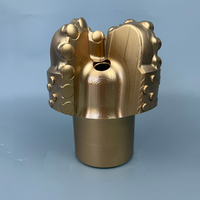 Foret PDC de forage de puits à connexion filetée femelle personnalisable, 133 mm (5-1/4 po), 4 ailettes, pour roche dure et argile