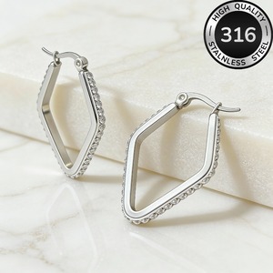 Boucles d'oreilles en or en forme de diamant, best-seller transfrontalier, avec diamants, style niche, luxe léger et sensation haut de gamme, très tendance - Product Image 4
