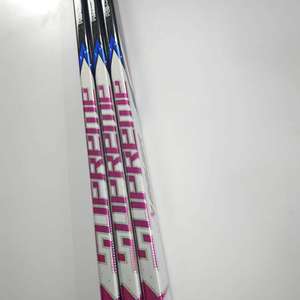 Bâtons de hockey sur glace en fibre de carbone OEM durables et légers avec options personnalisables haute résistance, livraison rapide et prix compétitif - Product Image 4